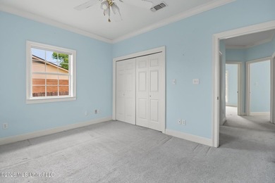 Spacious 4-bedroom, 2-bath home conveniently located between Hwy - photo 26