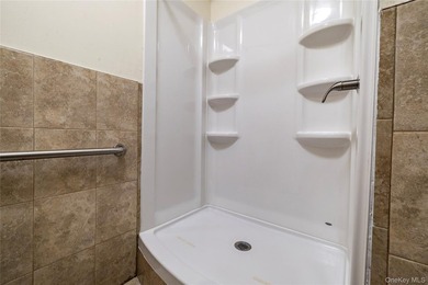 Prime Location! Across From Motor Vehicle Dept and JFK, 4,620 - photo 27