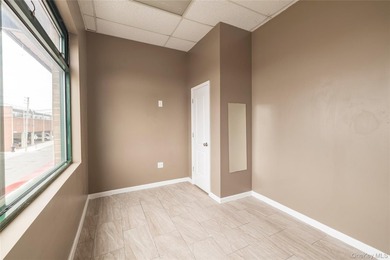 Prime Location! Across From Motor Vehicle Dept and JFK, 4,620 - photo 30