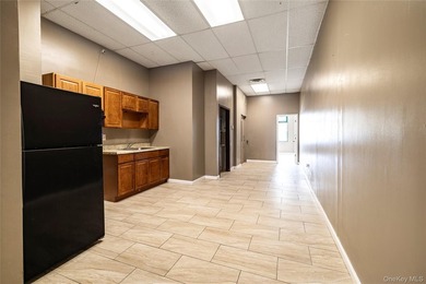 Prime Location! Across From Motor Vehicle Dept and JFK, 4,620 - photo 31