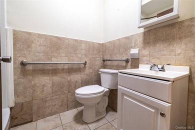 Prime Location! Across From Motor Vehicle Dept and JFK, 4,620 - photo 34