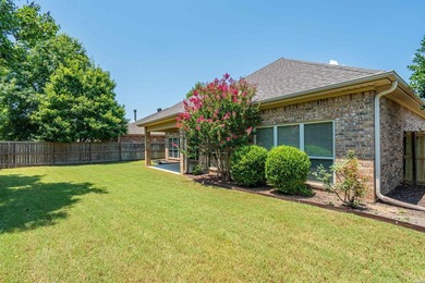 Welcome home to easy living in this beautifully maintained brick - photo 4