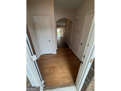 Discover this beautifully maintained 3-bedroom, 2.5-bath home - photo 2