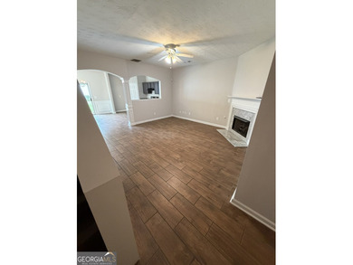 Discover this beautifully maintained 3-bedroom, 2.5-bath home - photo 5