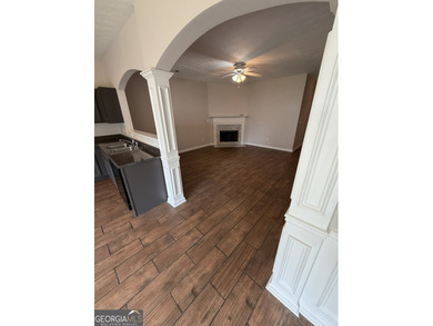 Discover this beautifully maintained 3-bedroom, 2.5-bath home - photo 6