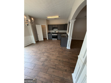Discover this beautifully maintained 3-bedroom, 2.5-bath home - photo 7