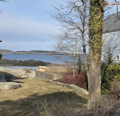 A rare opportunity to live by the sea! Properties in this - photo 8