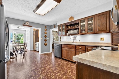 Country living meets classy elegance, the essence of the iconic - photo 19
