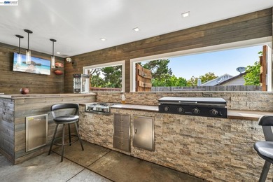 PRICE REDUCED! Incredible value for this beautifully updated - photo 31