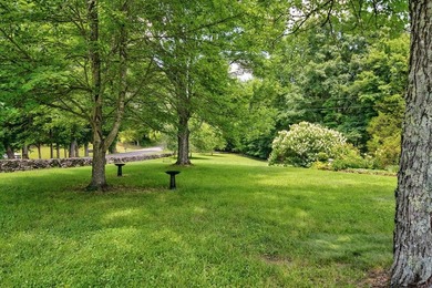 Country living meets classy elegance, the essence of the iconic - photo 52