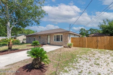 No-HOA 4-bedroom, 2-bath home in the Sans Pareil neighborhood of - photo 2