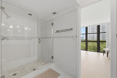 Beautifully updated 2BD/2BA condo in the heart of Aventura near - photo 8