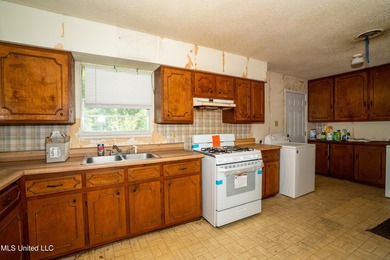ALL OFFERS SUBJECT TO COURT APPROVAL. ALL UTILITIES ARE OFFe see - photo 7