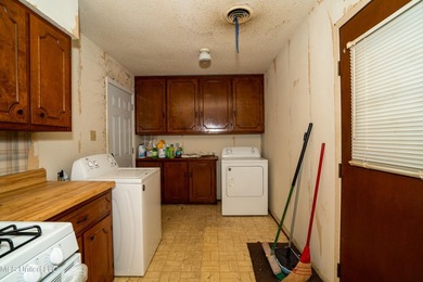ALL OFFERS SUBJECT TO COURT APPROVAL. ALL UTILITIES ARE OFFe see - photo 8