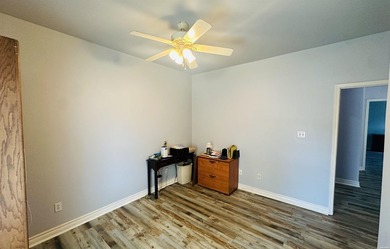 Welcome home to this well-maintained 3-bedroom, 2-bath home - photo 9