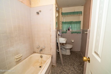 ALL OFFERS SUBJECT TO COURT APPROVAL. ALL UTILITIES ARE OFFe see - photo 10