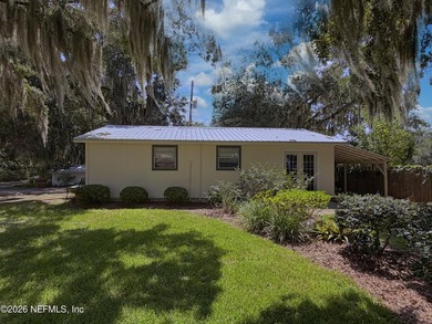 Beautiful retreat on the St. Johns River. Country setting that - photo 9