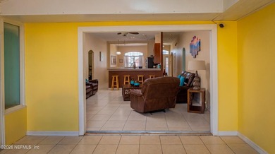 Welcome to this spacious, well-maintained home offering comfort - photo 5