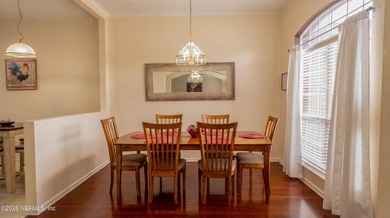 Welcome to this spacious, well-maintained home offering comfort - photo 8