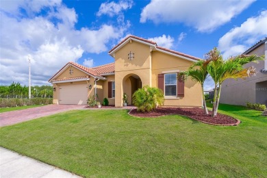 (private lake, pond, creek) Home For Sale in Kissimmee Florida