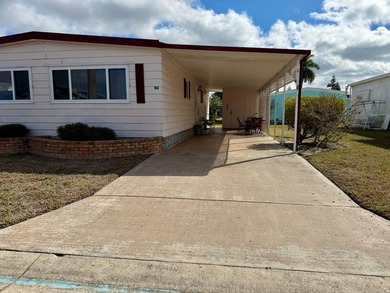 Charming and well-maintained 1975 mobile home located on a quiet - photo 3
