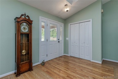 WELL APPOINTED AND BEAUTIFULLY MAINTAINED 3/2/2 POOL HOME on .32 - photo 6