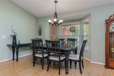 WELL APPOINTED AND BEAUTIFULLY MAINTAINED 3/2/2 POOL HOME on .32 - photo 10