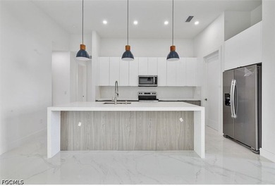 Welcome to your dream home in Cape Coral! This stunning single - photo 13