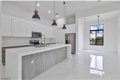 Welcome to your dream home in Cape Coral! This stunning single - photo 14