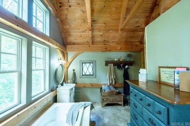 Beautiful timber frame home featuring a stunning rustic style - photo 43