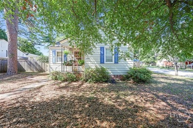 Located in Savannah's vibrant & artsy Victory Heights - photo 2