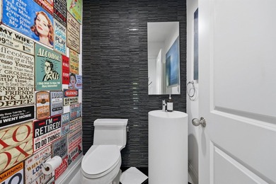 Remodeled 4BR, 4.5BA ground-floor end-unit incl. 1/1 guest suite - photo 11