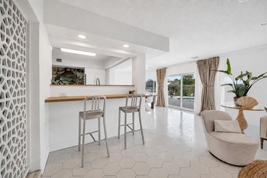 Palm Springs meets South Florida in this distinctive mid-century - photo 1