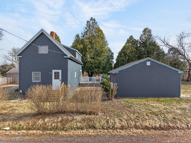 Welcome to 8 Autumn Street in Rockland--a spacious in-town - photo 5