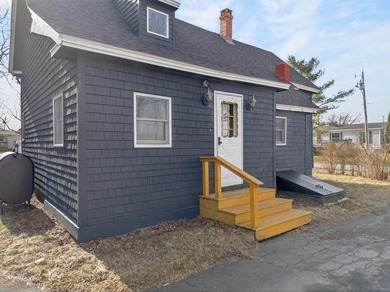 Welcome to 8 Autumn Street in Rockland--a spacious in-town - photo 8