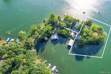 White Lake - Oakland County Home For Sale in White Lake Michigan