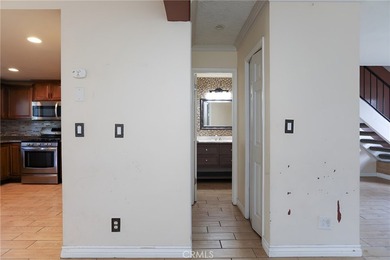 Welcome to Midtown Village! This 3-bedroom, 1.5-bath PUD offers - photo 4