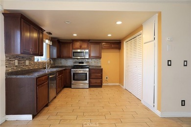 Welcome to Midtown Village! This 3-bedroom, 1.5-bath PUD offers - photo 5