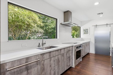 Remodeled 4BR, 4.5BA ground-floor end-unit incl. 1/1 guest suite - photo 25