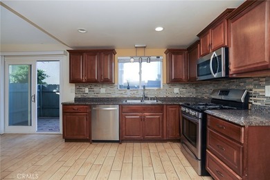 Welcome to Midtown Village! This 3-bedroom, 1.5-bath PUD offers - photo 8