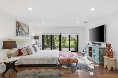 Remodeled 4BR, 4.5BA ground-floor end-unit incl. 1/1 guest suite - photo 33
