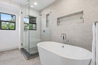 Remodeled 4BR, 4.5BA ground-floor end-unit incl. 1/1 guest suite - photo 37