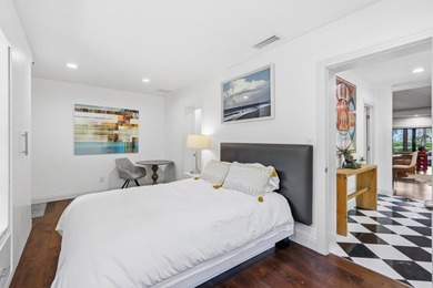 Remodeled 4BR, 4.5BA ground-floor end-unit incl. 1/1 guest suite - photo 48