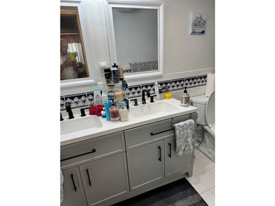 Location! Location! Location!!! For Sale Spacious one-bedroom - photo 6