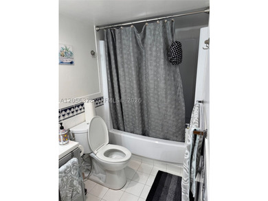 Location! Location! Location!!! For Sale Spacious one-bedroom - photo 8