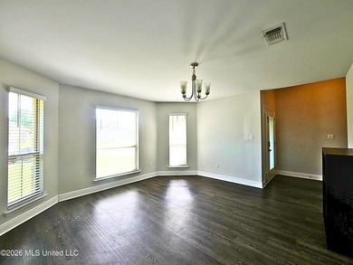 This beautifully maintained all-brick home, built just six years - photo 8