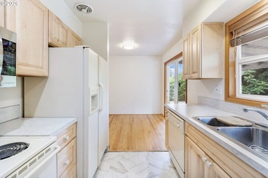 Opportunity knocks in the heart of Beaverton. This beautifully - photo 15