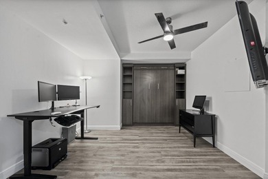 Perfectly located in the heart of West Palm Beach, this stylish - photo 18