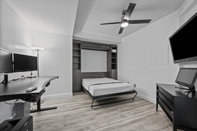 Perfectly located in the heart of West Palm Beach, this stylish - photo 19