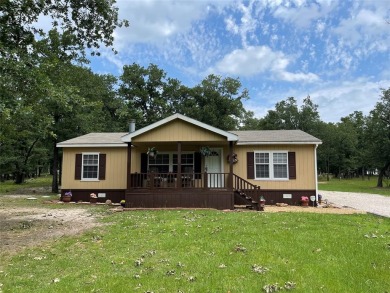 Your new lake get-away at Richland Chambers Lake! You must see - Lake Home For Sale in Streetman, Texas